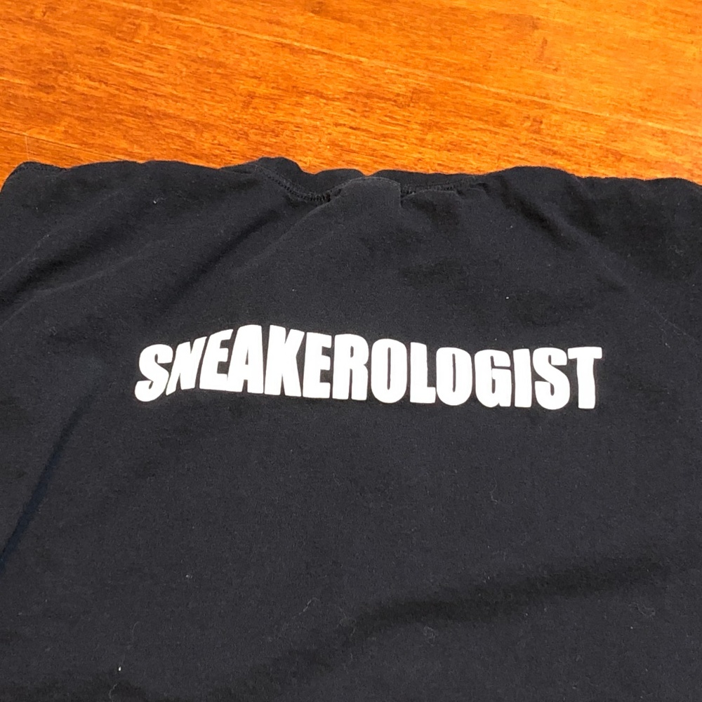 "SNEAKEROLOGIST" T-shirt Finish Line Employee Tee